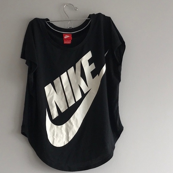 NIKE T-Shit - Like NEW - Picture 1 of 2